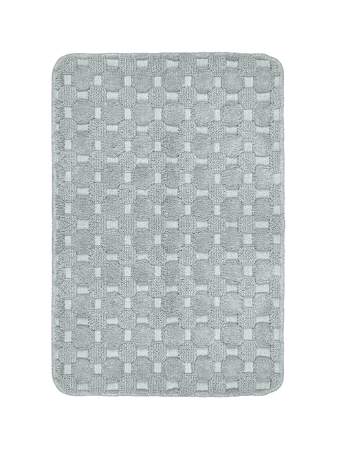 White bathmat