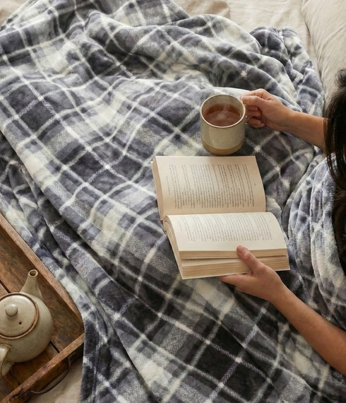 Scott Lightweight All Season Mink Blanket