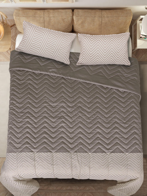 GIFT BOX | CHEVRON Beige Cotton Bedsheet-Cover | Matching Beige Reversible Quilt/Comforter | Combo Set For Gift & Daily Use