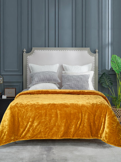 Light weight Cloudy Mink Blanket Silky-Soft all Season Blanket.