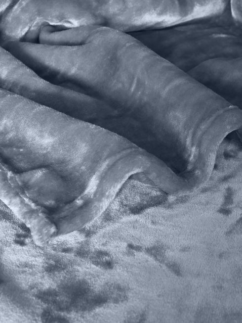 Light weight Cloudy Mink Blanket Silky-Soft all Season Blanket.