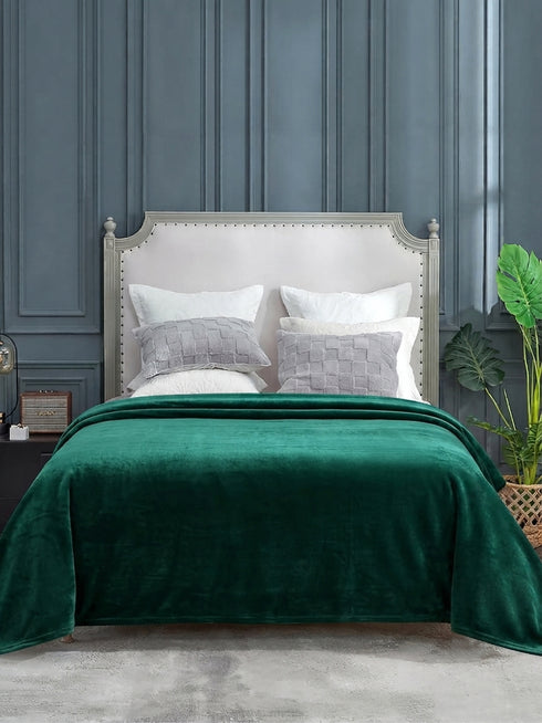 Lightweight Cloudy Mink Blanket | Silky-Soft All-Season Comfort & Breathable Design