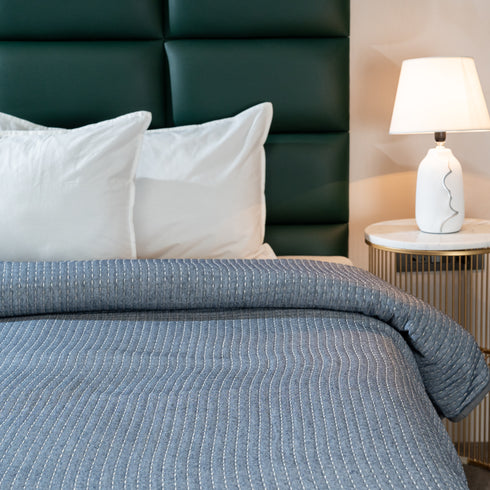 Self Stripe All Season Bedspread/Comforter/Quilt