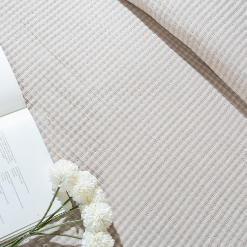 Self Stripe All Season Bedspread/Comforter/Quilt