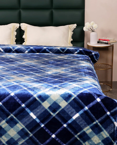 Scott Lightweight All Season Mink Blanket