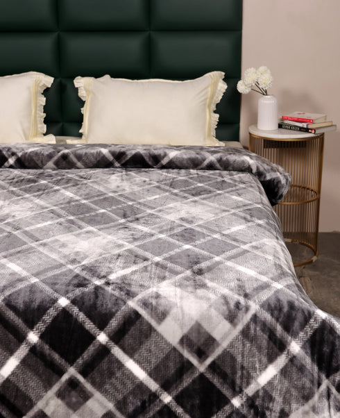 Scott Lightweight All Season Mink Blanket
