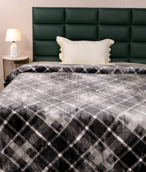 Scott Lightweight All Season Mink Blanket