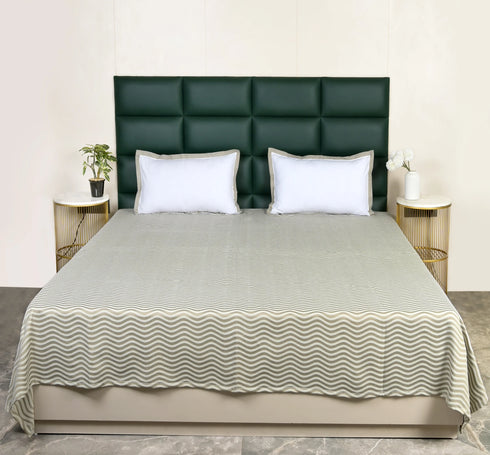 Varu Cotton Rich Bedsheet | Elegant Wavy Stripe Woven Bed Sheet | 180 TC (Weight 400 TC) | Soft & Comfortable Bedsheet for Bedroom