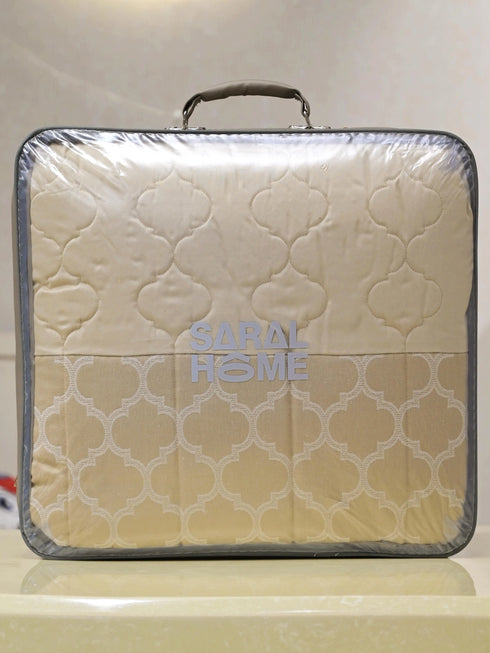 NOOR All Season Medium Weight Reversible Quilt/ Comforter