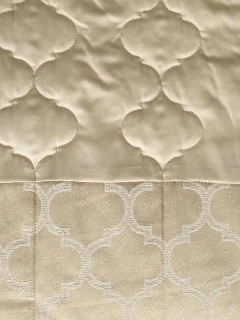 NOOR All Season Medium Weight Reversible Quilt/ Comforter