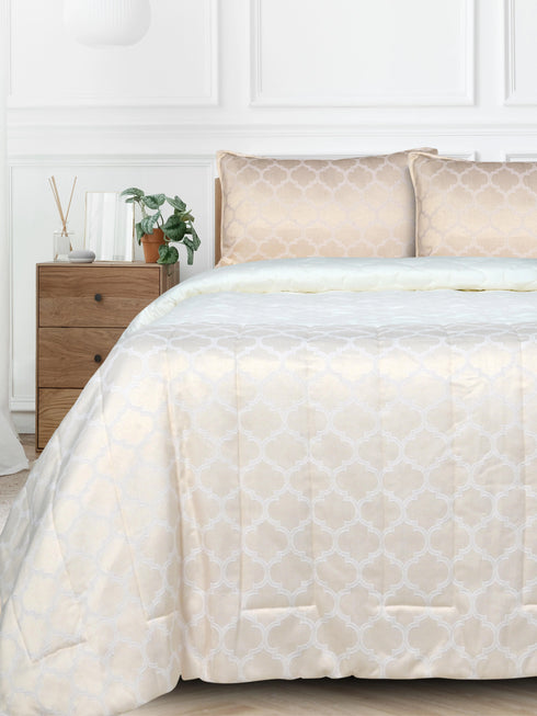 NOOR All Season Medium Weight Reversible Quilt/ Comforter