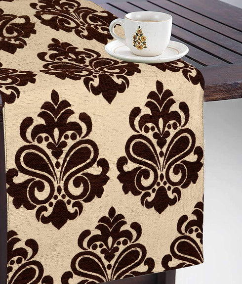 Tablemat set with runner