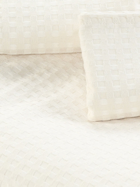 Buy 4 PC COMBO 1 Bedsheet90x100 +2 Pillow covers+ Quilts90x100