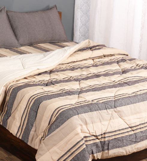 Buy 4 PC COMBO 1 Bedsheet90x100 +2 Pillow covers+ Quilts90x100 Online