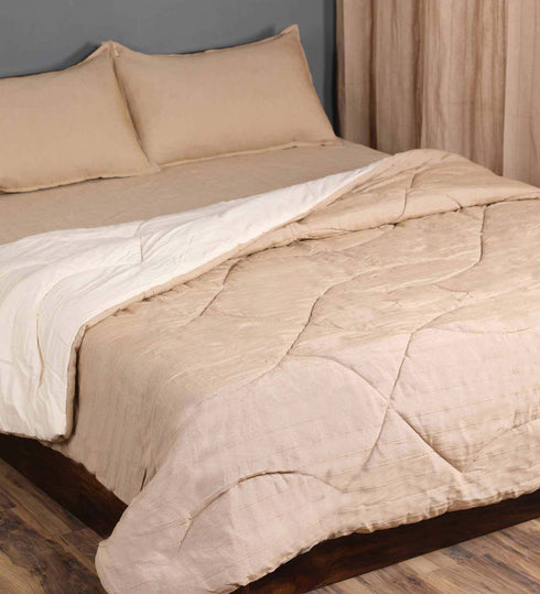 Buy 6 PC COMBO 1 Bedsheet90x100 +2 Pillow covers+ Quilts90x100 +2 Curtain 4x7 Online