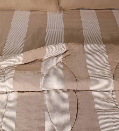 Buy 4 PC COMBO 1 Bedsheet90x100 +2 Pillow covers+ Quilts90x100 at price