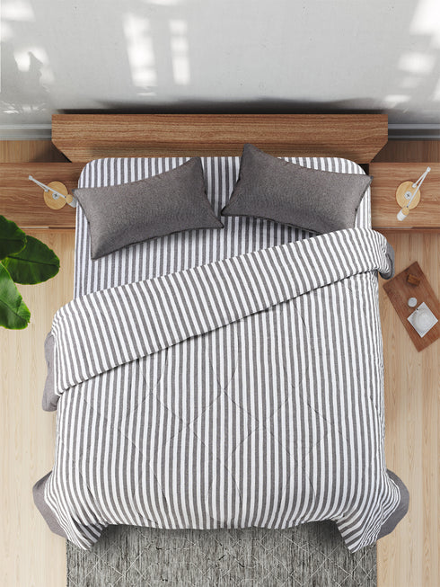 Saral Home 4 PC COMBO 1 Bedsheet90x100 +2 Pillow covers+ Quilts90x100