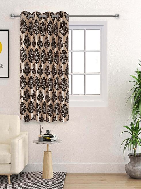 Brown / BLACKOUT - 1 Pc / 4x5 Feet